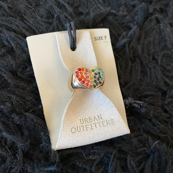 Urban Outfitters OU Rainbow Crystal Heart Ring Size 7 NWT - Picture 3 of 7